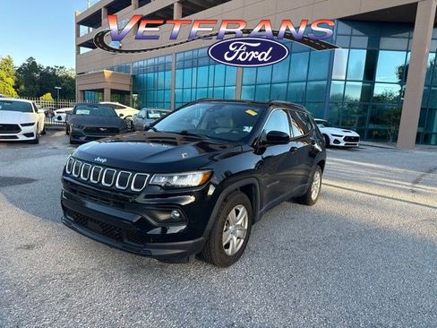 Used 2022 Jeep Compass Latitude w/ Sun and Sound Group FWD image 1