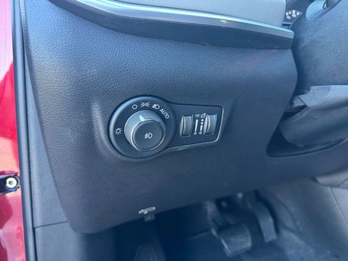 Used 2025 Jeep Compass Limited image 4