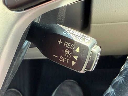 Used 2016 Toyota Highlander Limited Platinum AWD/4WD image 23