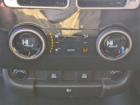 Used 2019 Land Rover Range Rover Supercharged image 16