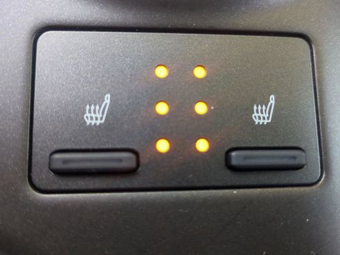 Used 2022 Toyota Camry XSE FWD image 19
