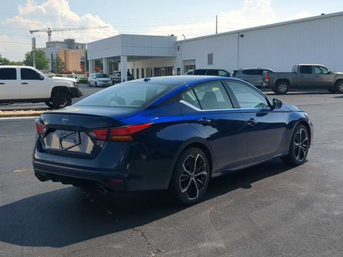 Used 2024 Nissan Altima 2.5 SR FWD image 8