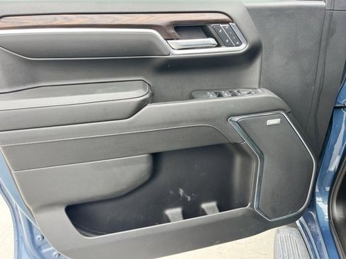 Used 2024 GMC Sierra 1500 SLT image 9