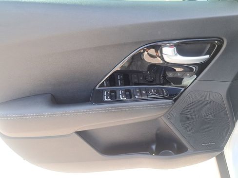 Used 2022 Kia Niro EX Premium image 12