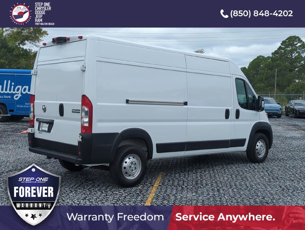 Used 2025 RAM ProMaster 2500 w/ Convenience Group FWD image 6