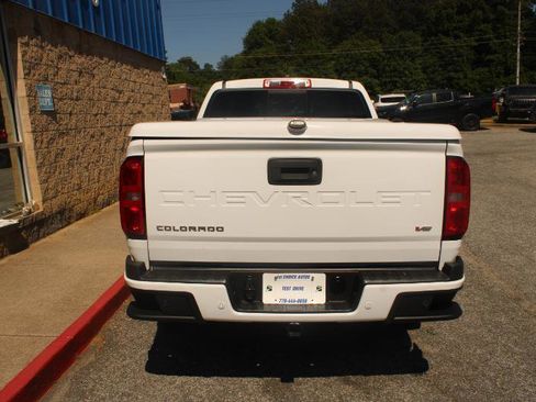 Used 2022 Chevrolet Colorado LT w/ Safety Package RWD image 4