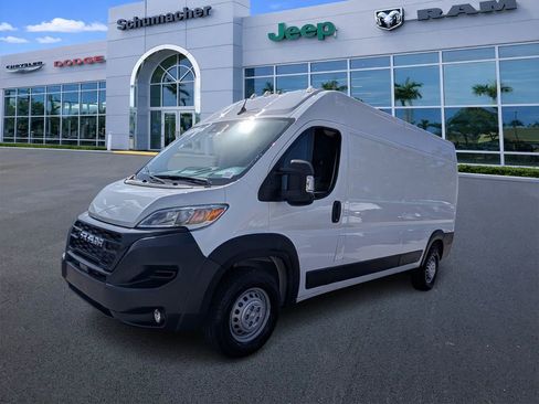Used 2025 RAM ProMaster 2500 w/ Convenience Group FWD image 3