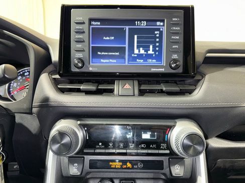 Used 2021 Toyota RAV4 LE image 25