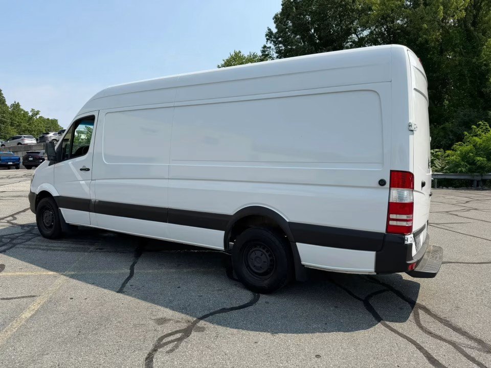 Used 2017 Freightliner Sprinter 2500 RWD image 9