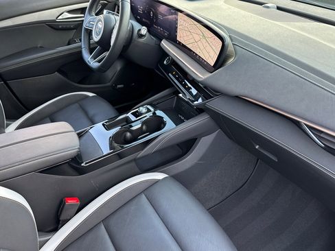 Used 2025 Buick Envision Sport Touring image 17