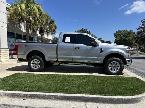 Certified 2020 Ford F250 XLT w/ XLT Value Package AWD/4WD image 3