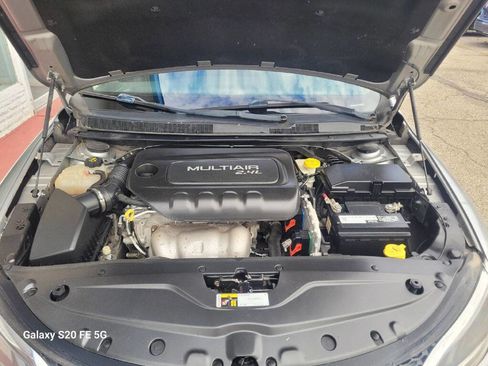 Used 2016 Chrysler 200 Limited image 20
