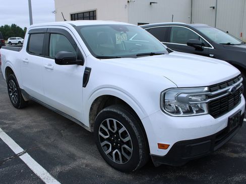 Used 2024 Ford Maverick Lariat FWD image 2