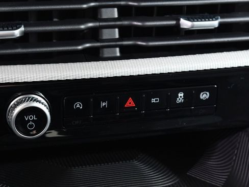 New 2026 Ford Explorer Active w/ Active Comfort Package image 30