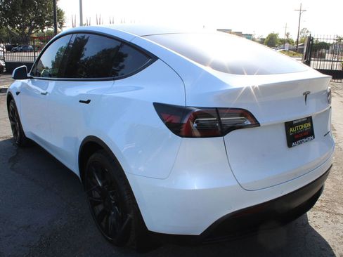 Used 2022 Tesla Model Y Long Range AWD/4WD image 36