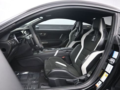 Used 2020 Ford Mustang Shelby GT500 w/ Carbon Fiber Track Pack RWD image 20