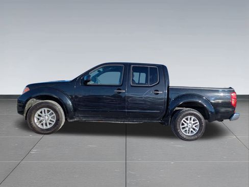 Used 2016 Nissan Frontier SV image 3