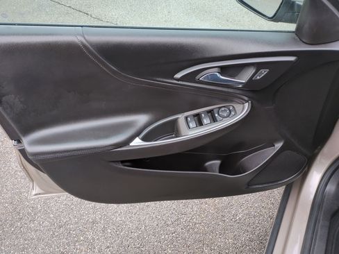 Certified 2022 Chevrolet Malibu LT w/ Leather Package image 22