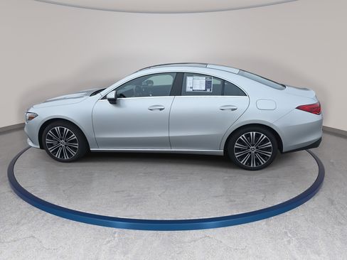 Used 2023 Mercedes-Benz CLA 250 4MATIC w/ Premium Package image 8