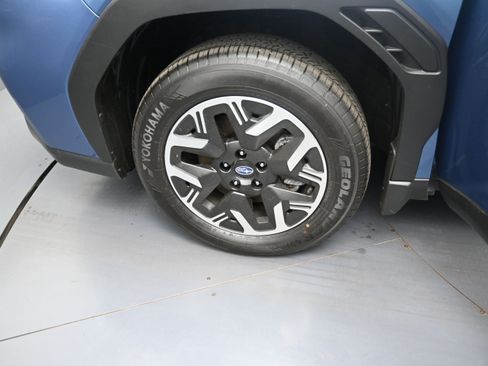 Used 2025 Subaru Forester Premium AWD/4WD image 33