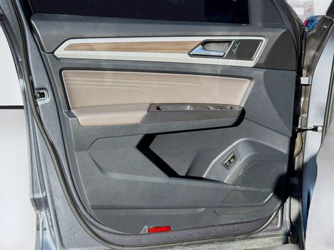 Used 2022 Volkswagen Atlas SEL image 23