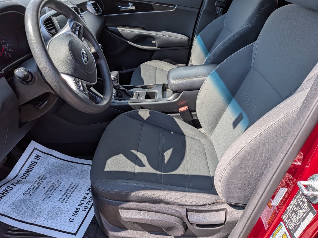Used 2020 Kia Sorento LX FWD image 17