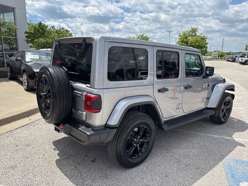 Used 2020 Jeep Wrangler Unlimited Sahara AWD/4WD image 26