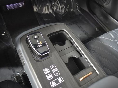 Certified 2023 Nissan Ariya AWD/4WD image 26