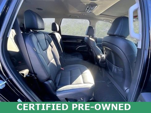 Used 2023 Kia Telluride EX w/ EX Captain's Chair Package image 26