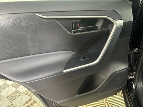 Used 2022 Toyota RAV4 LE AWD/4WD image 19
