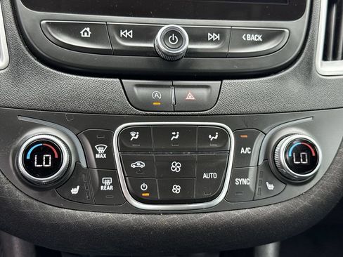 Used 2025 Chevrolet Malibu LT FWD image 29