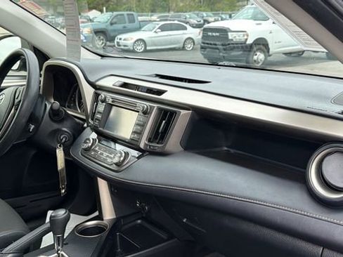 Used 2013 Toyota RAV4 XLE AWD/4WD image 29