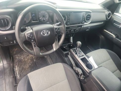 Used 2021 Toyota Tacoma TRD Sport w/ Technology Package image 26