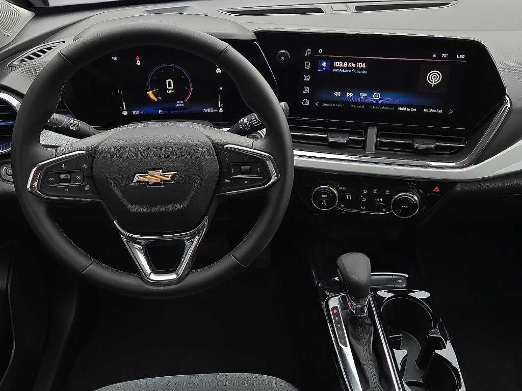 Used 2025 Chevrolet Trax LT w/ Driver Confidence Package FWD image 10