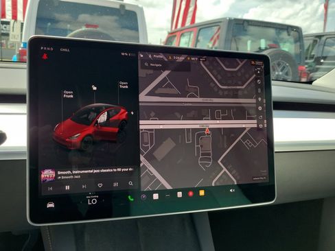 Used 2022 Tesla Model Y Performance AWD/4WD image 26