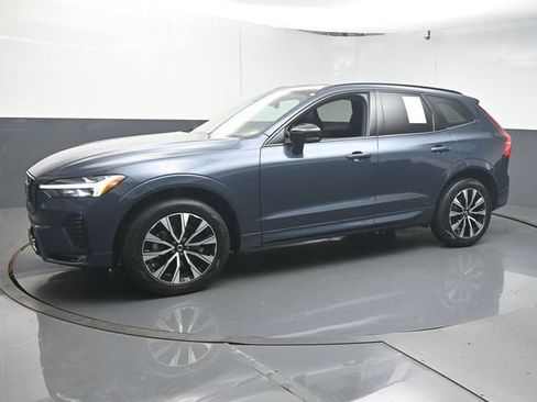 Used 2024 Volvo XC60 B5 Core AWD/4WD image 4