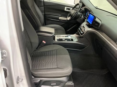 Used 2020 Ford Explorer XLT RWD image 18
