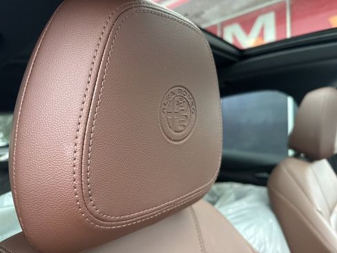 Used 2023 Alfa Romeo Stelvio Ti image 68