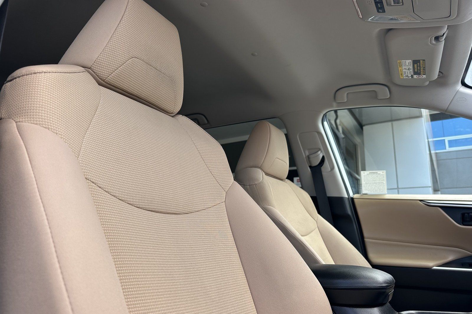 Certified 2021 Toyota RAV4 LE AWD/4WD image 17