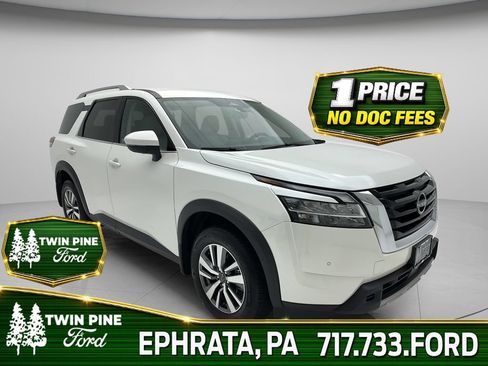 Used 2024 Nissan Pathfinder SL AWD/4WD image 1