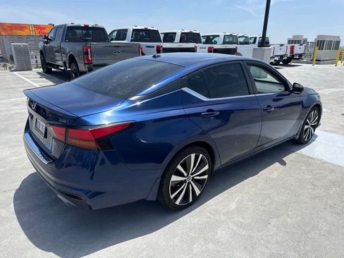 Used 2020 Nissan Altima 2.5 SR w/ Premium Package FWD image 5
