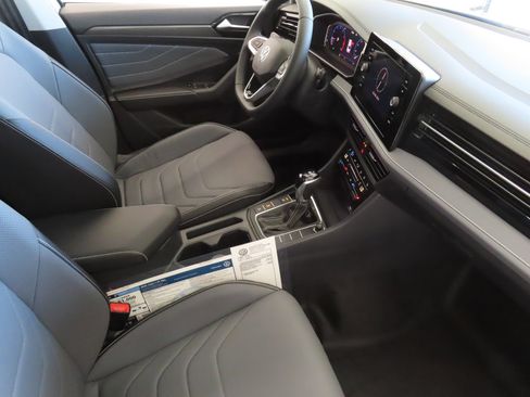 Used 2026 Volkswagen Jetta SEL FWD image 26