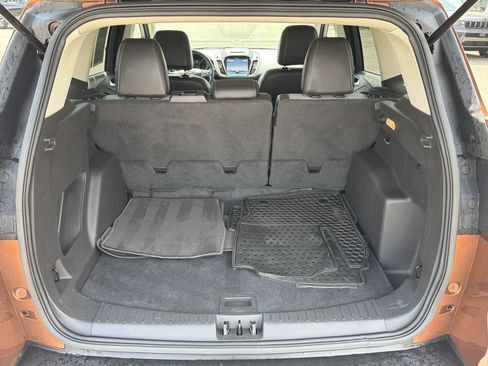Used 2017 Ford Escape SE w/ Equipment Group 201A AWD/4WD image 6