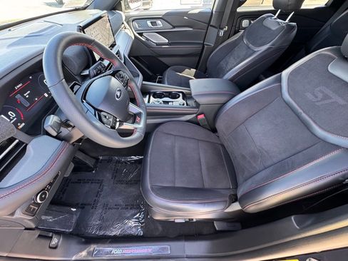 Used 2025 Ford Explorer ST w/ Sun And Sound Package image 17
