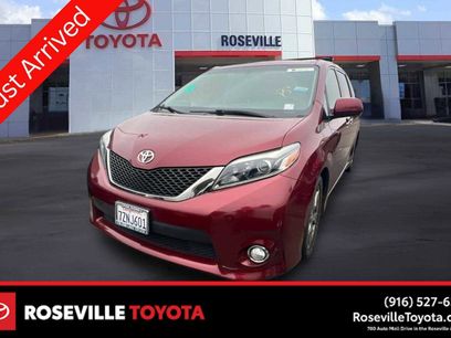 Used 2017 Toyota Sienna SE