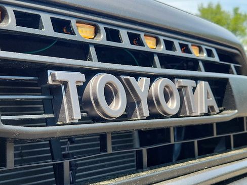 Used 2014 Toyota Tacoma 2WD Regular Cab image 30