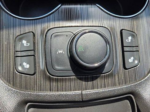 Used 2023 GMC Acadia SLT FWD image 26