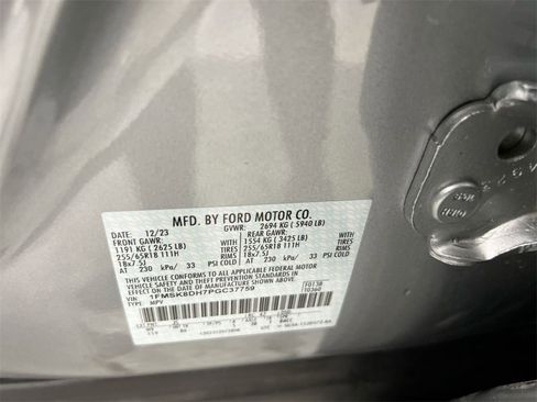 Used 2023 Ford Explorer XLT image 27