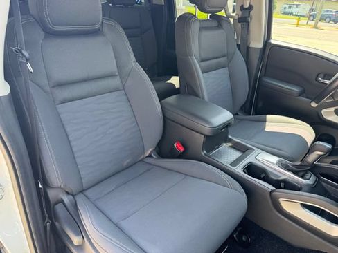 Used 2023 Nissan Frontier SV w/ SV Convenience Package AWD/4WD image 3