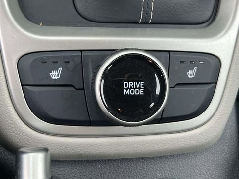 Certified 2023 Hyundai Venue Limited image 28